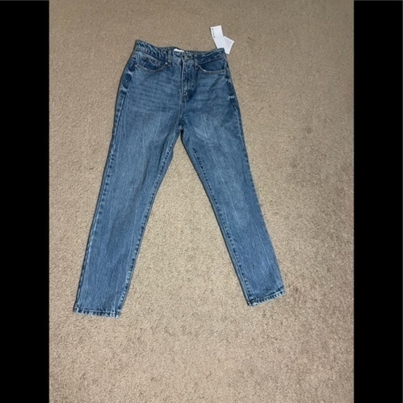 JustFab straight leg relaxed high rise Jeans size 26 NWT - Picture 3 of 10